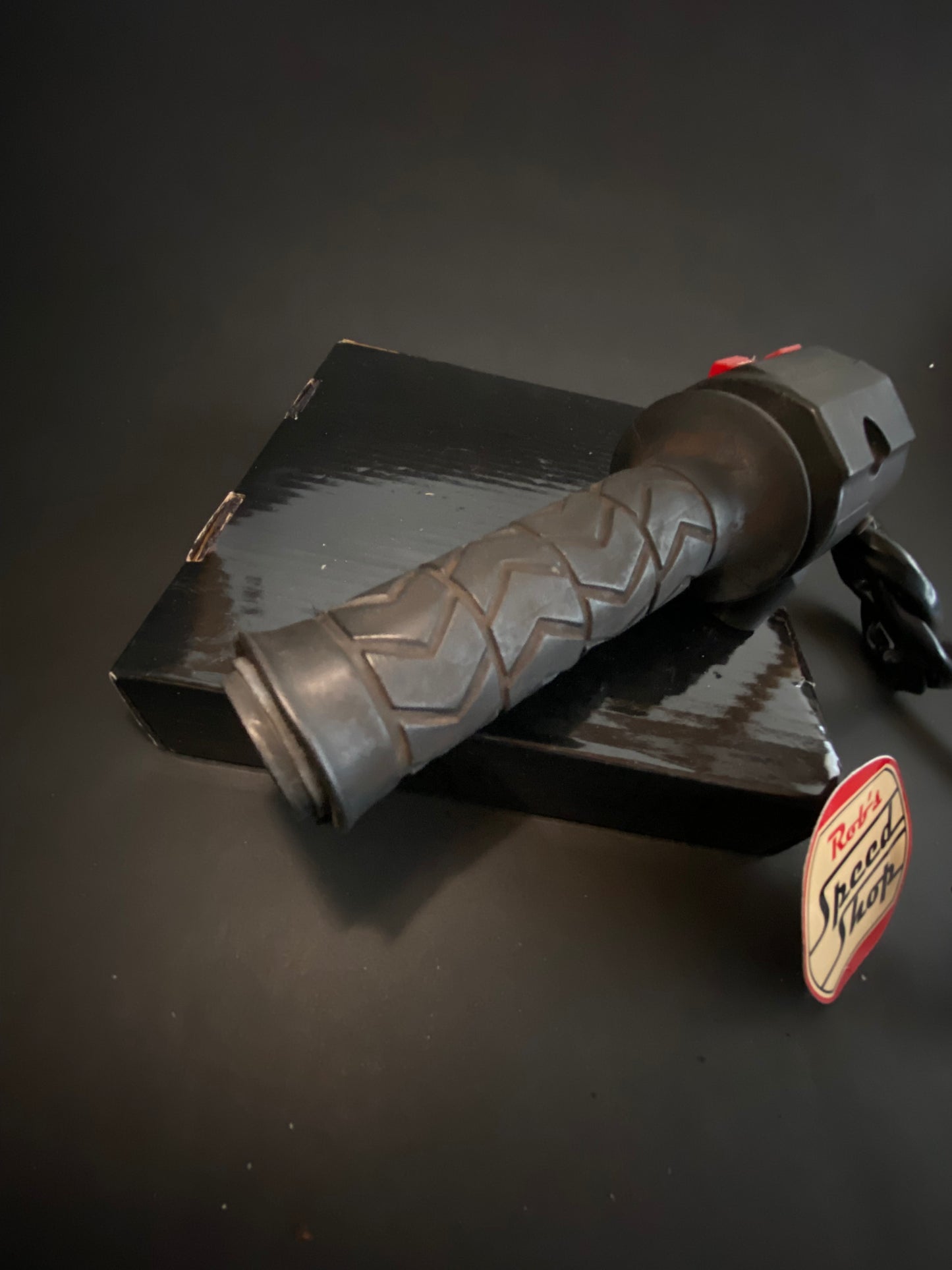 RG500 / RG400 throttle tube and throttle housing.