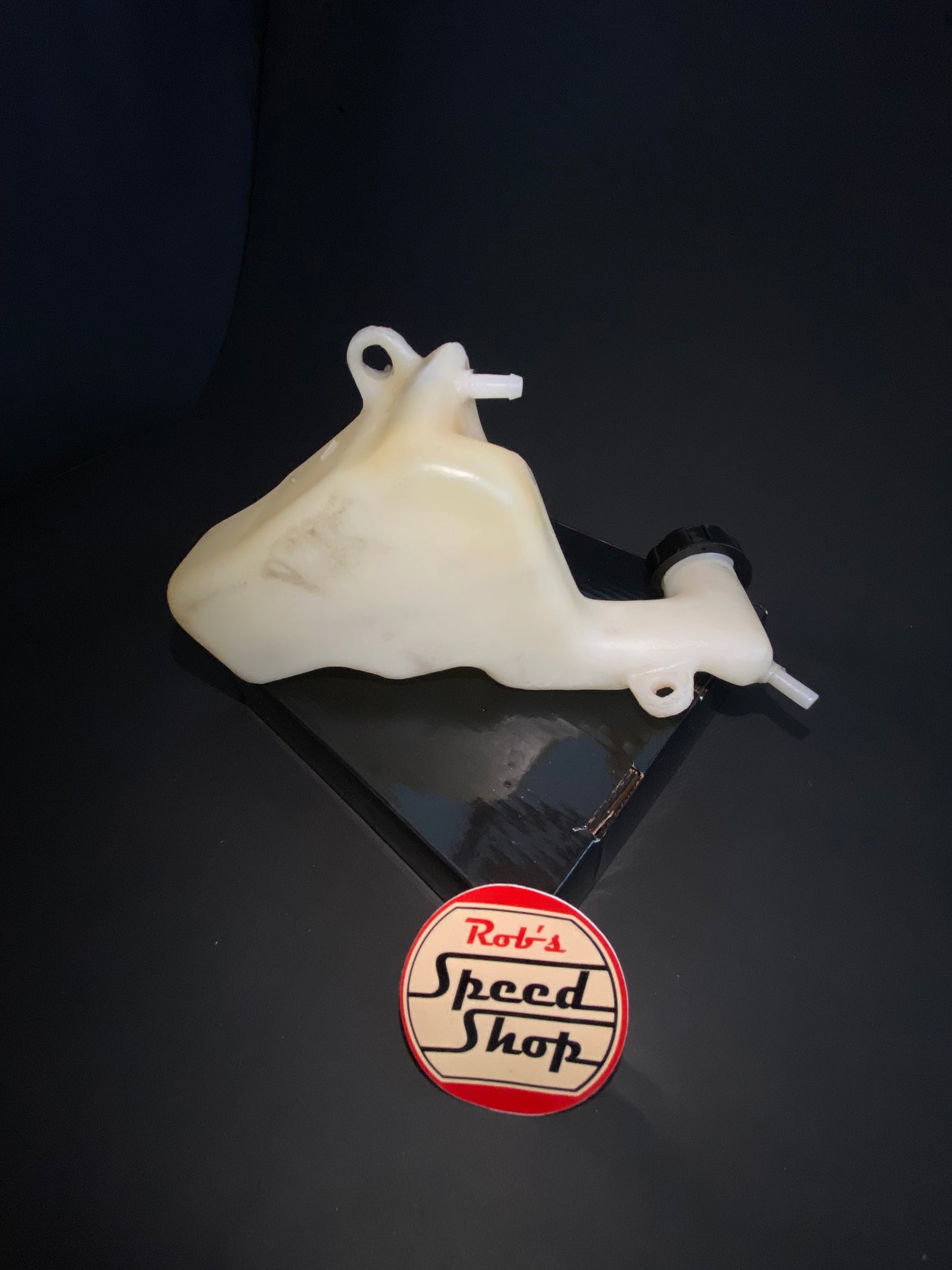 RG500 / RG400 coolant tank