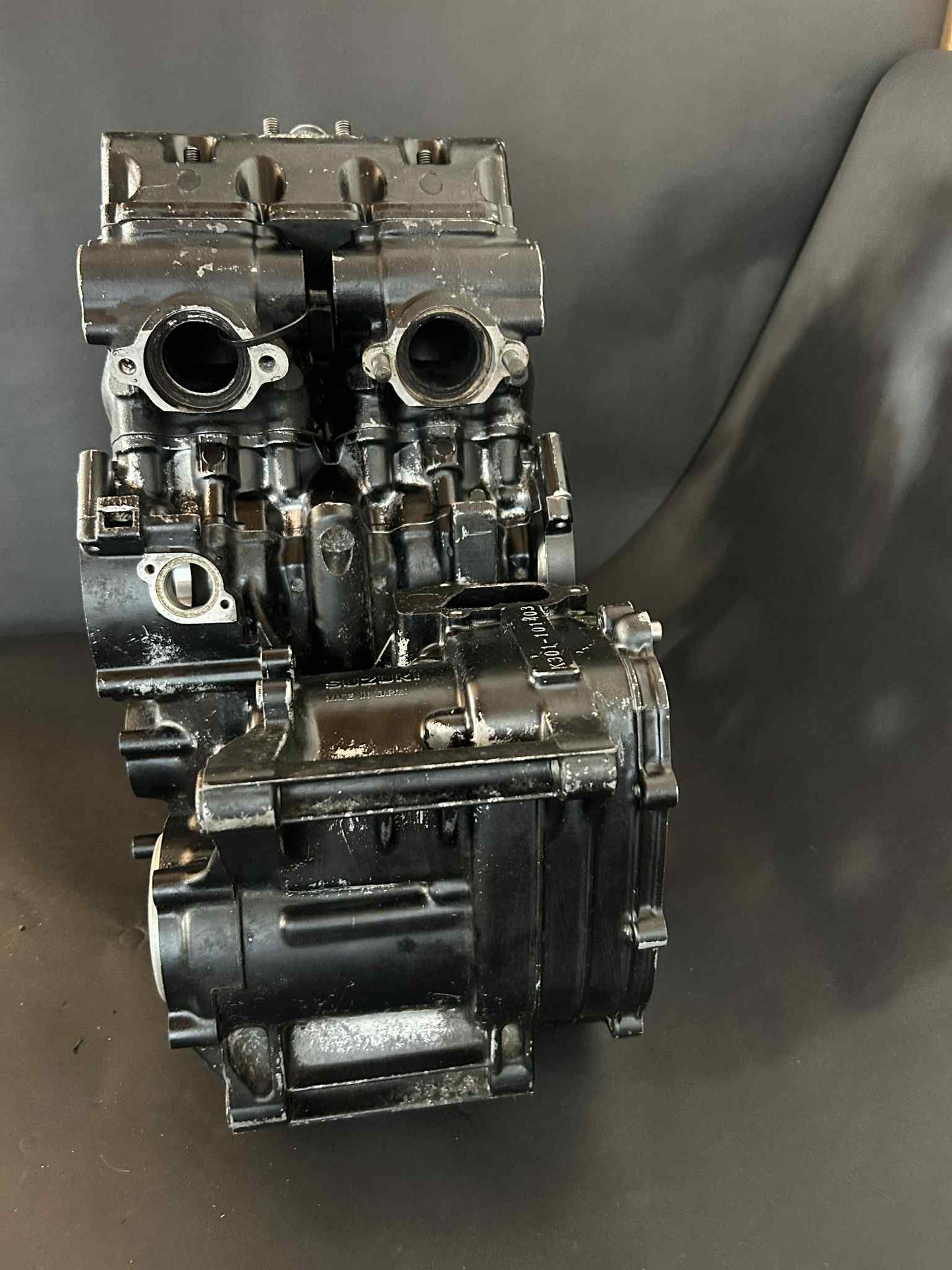 RG500 / RG400 engine carcass. No internal parts.