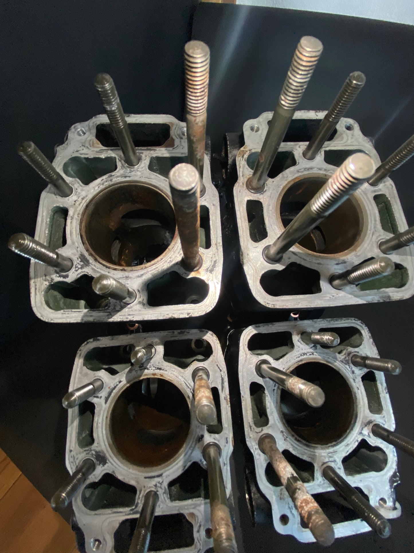 RG500 / RG400 engine carcass. No internal parts.