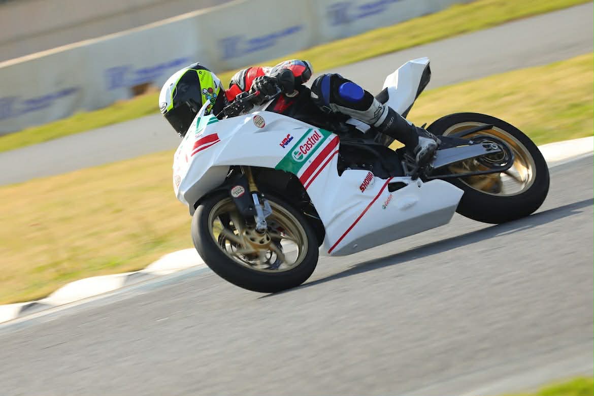 Motorcycle for circuit use.