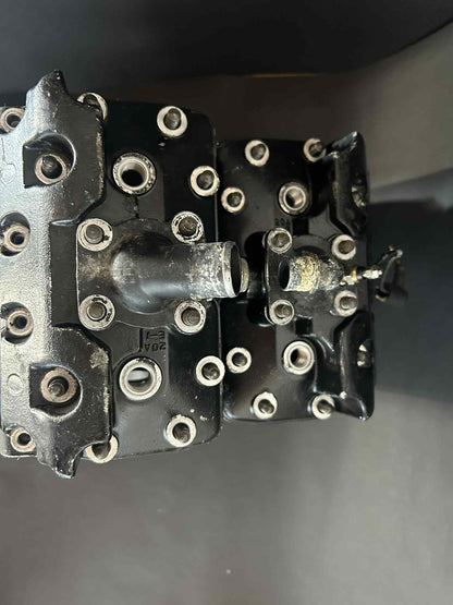 RG500 / RG400 engine carcass. No internal parts.