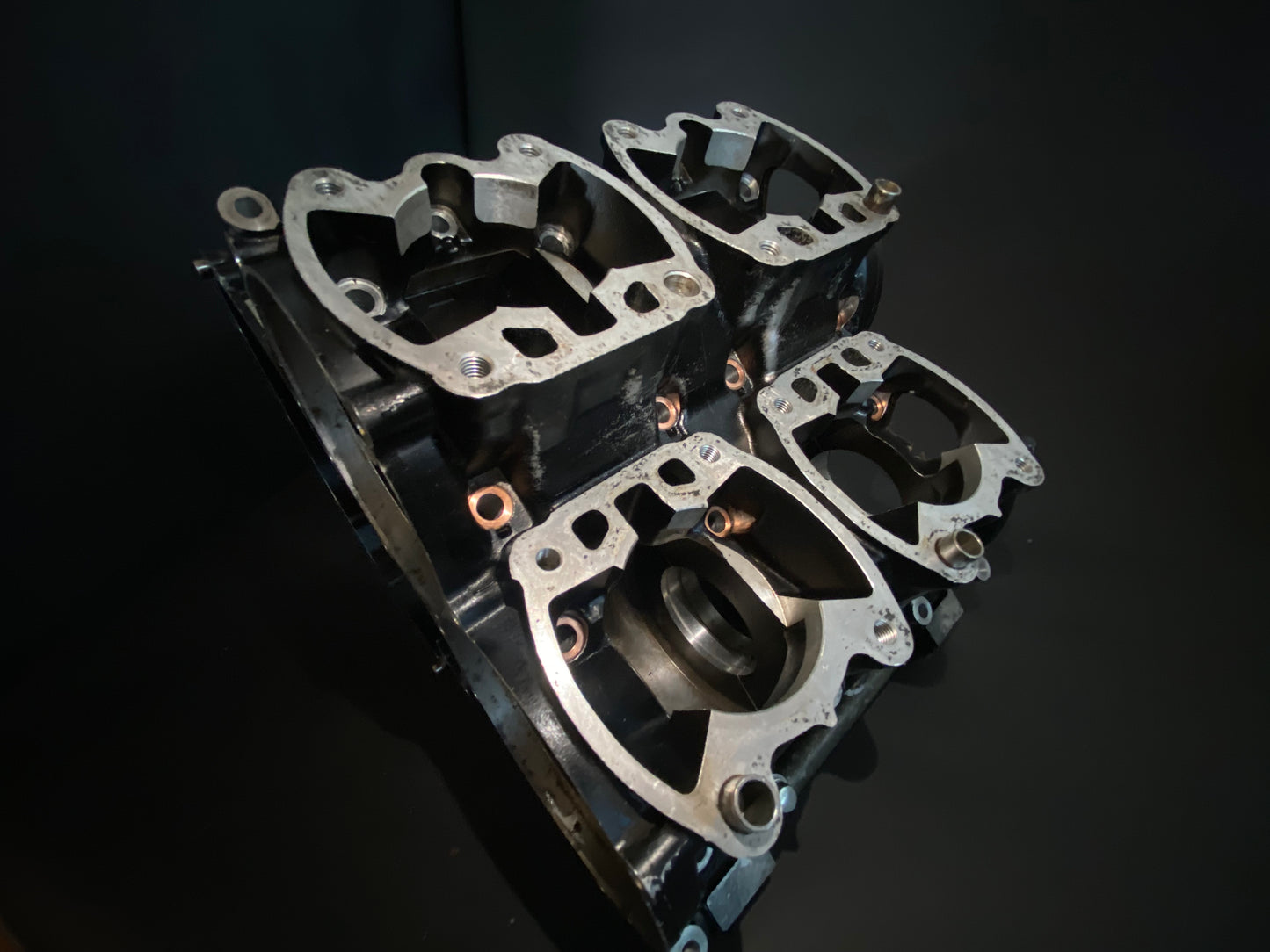 RG500 / RG400 engine carcass. No internal parts.