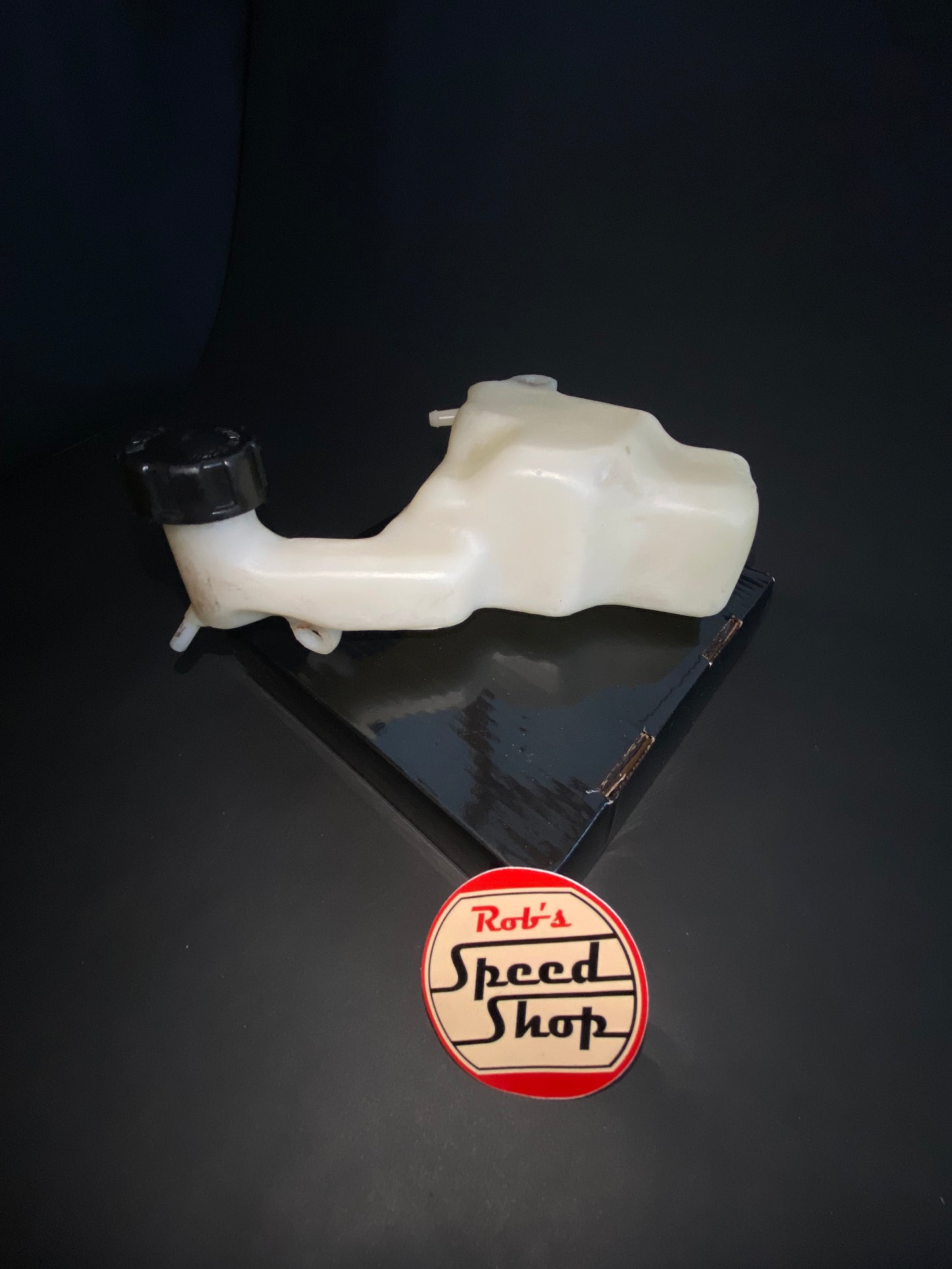 RG500 / RG400 coolant tank