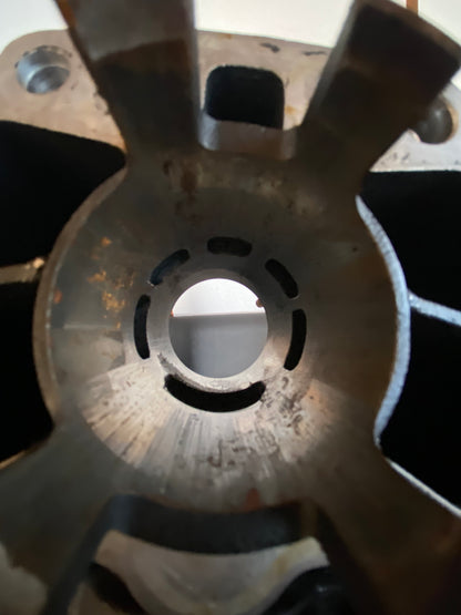 RG500 / RG400 engine carcass. No internal parts.