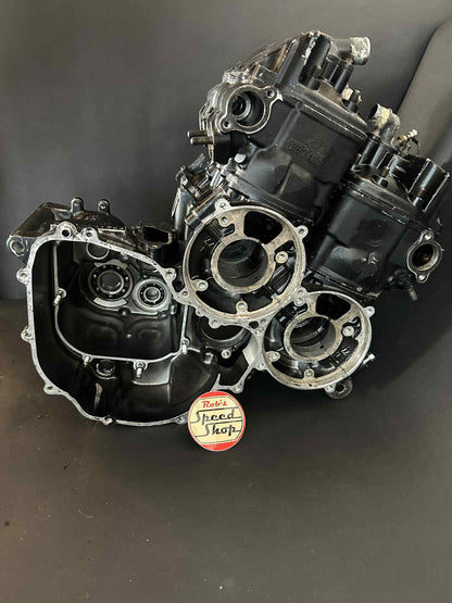 RG500 / RG400 engine carcass. No internal parts.