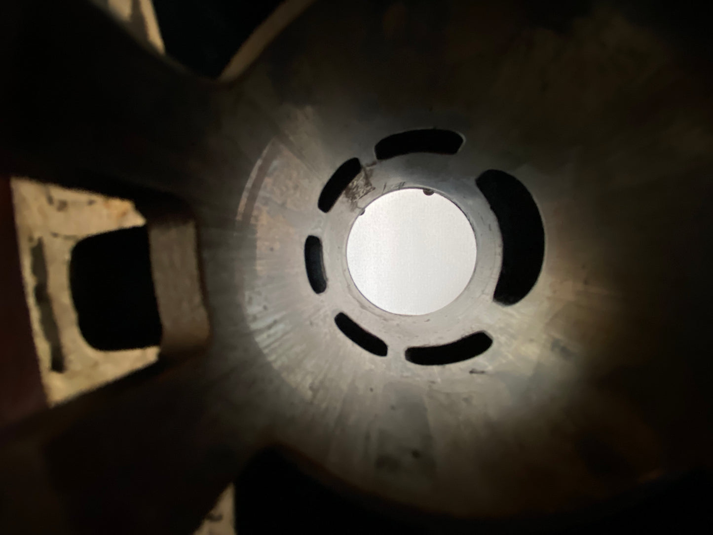 RG500 / RG400 engine carcass. No internal parts.